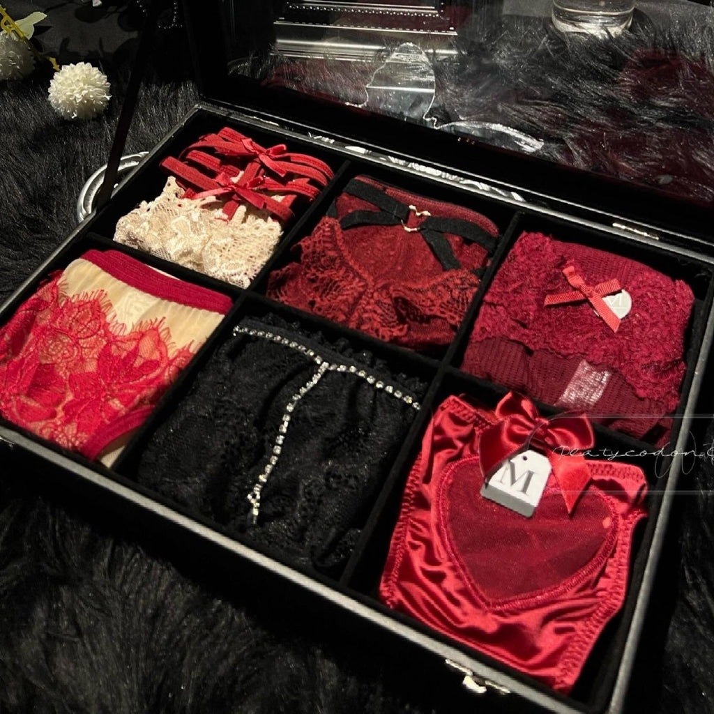Red Phantom (customized) Gift Box Cheeky Panty In Lace（04）