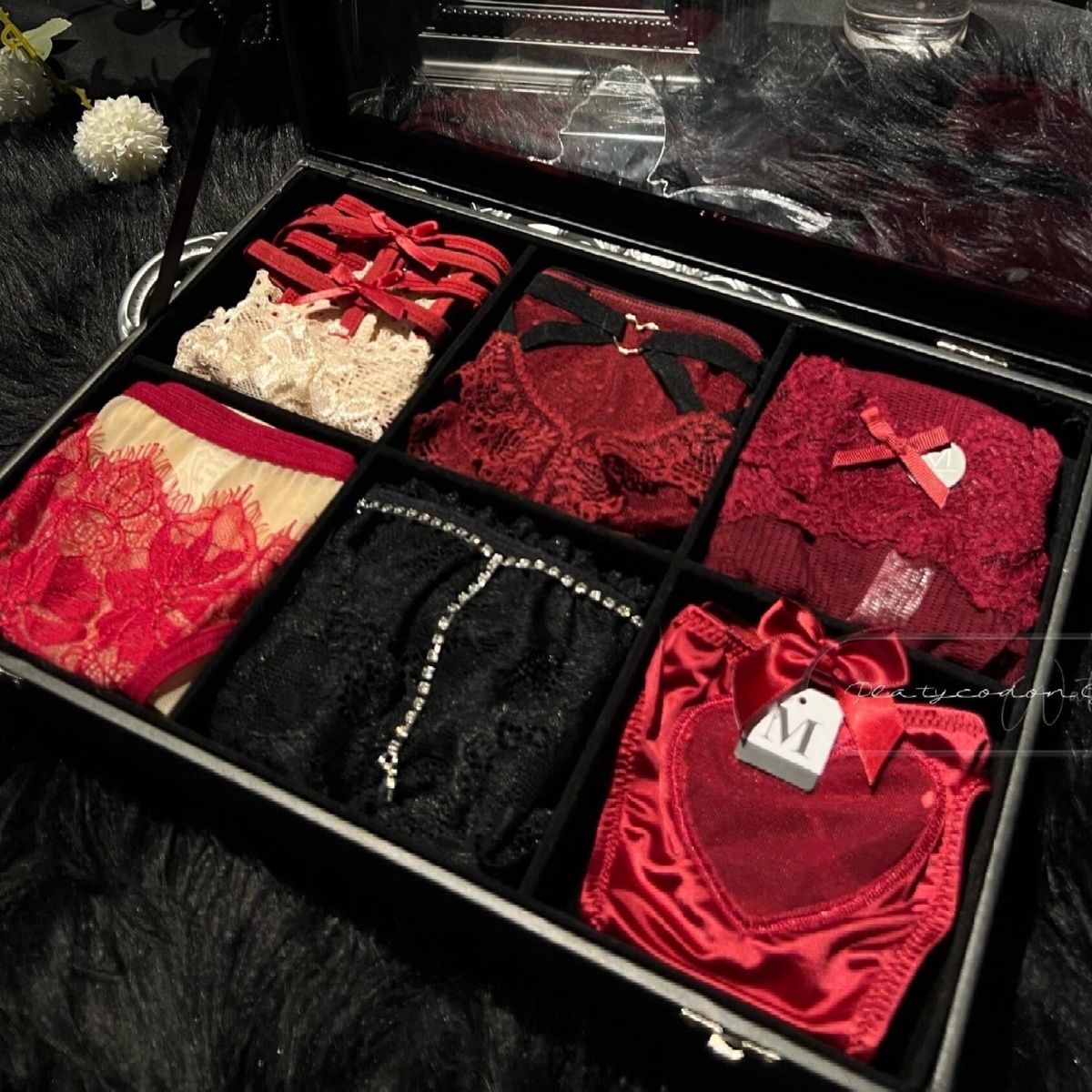 Red Phantom (customized) Gift Box Cheeky Panty In Lace（04）
